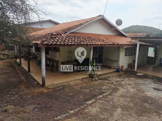 #7694 - Casa em condomínio ou Chácara para Venda em Itatiba - SP