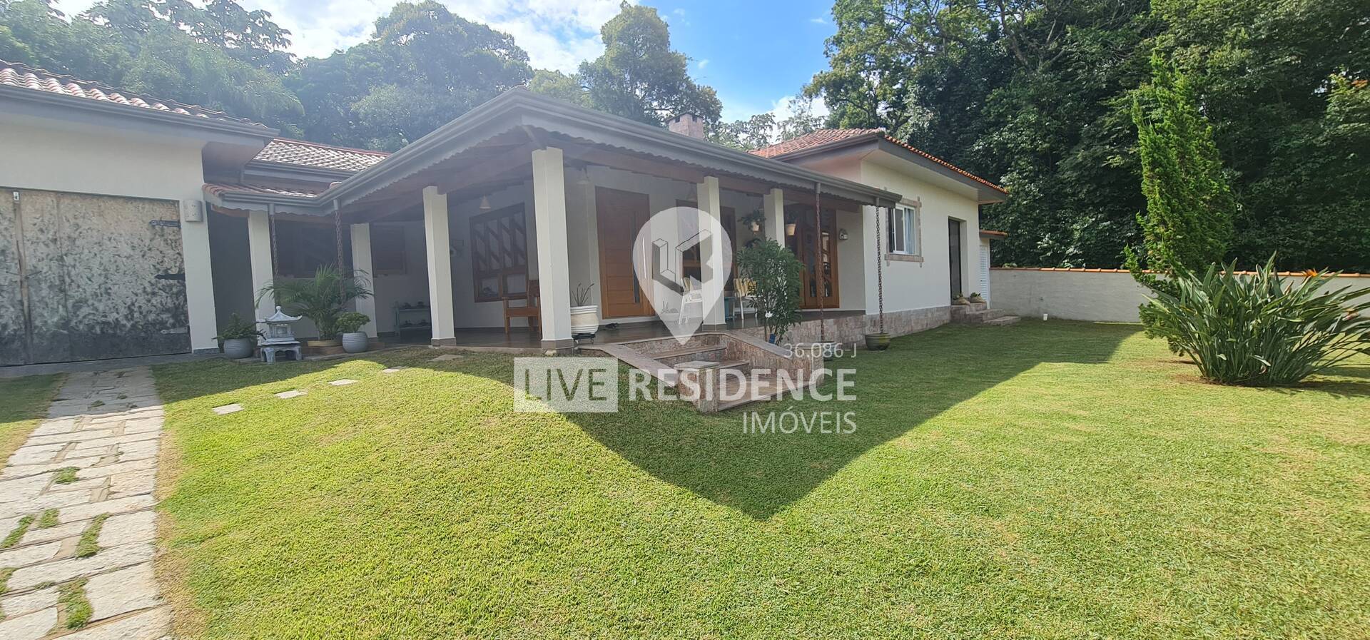 Casa à venda com 3 quartos, 214m² - Foto 3