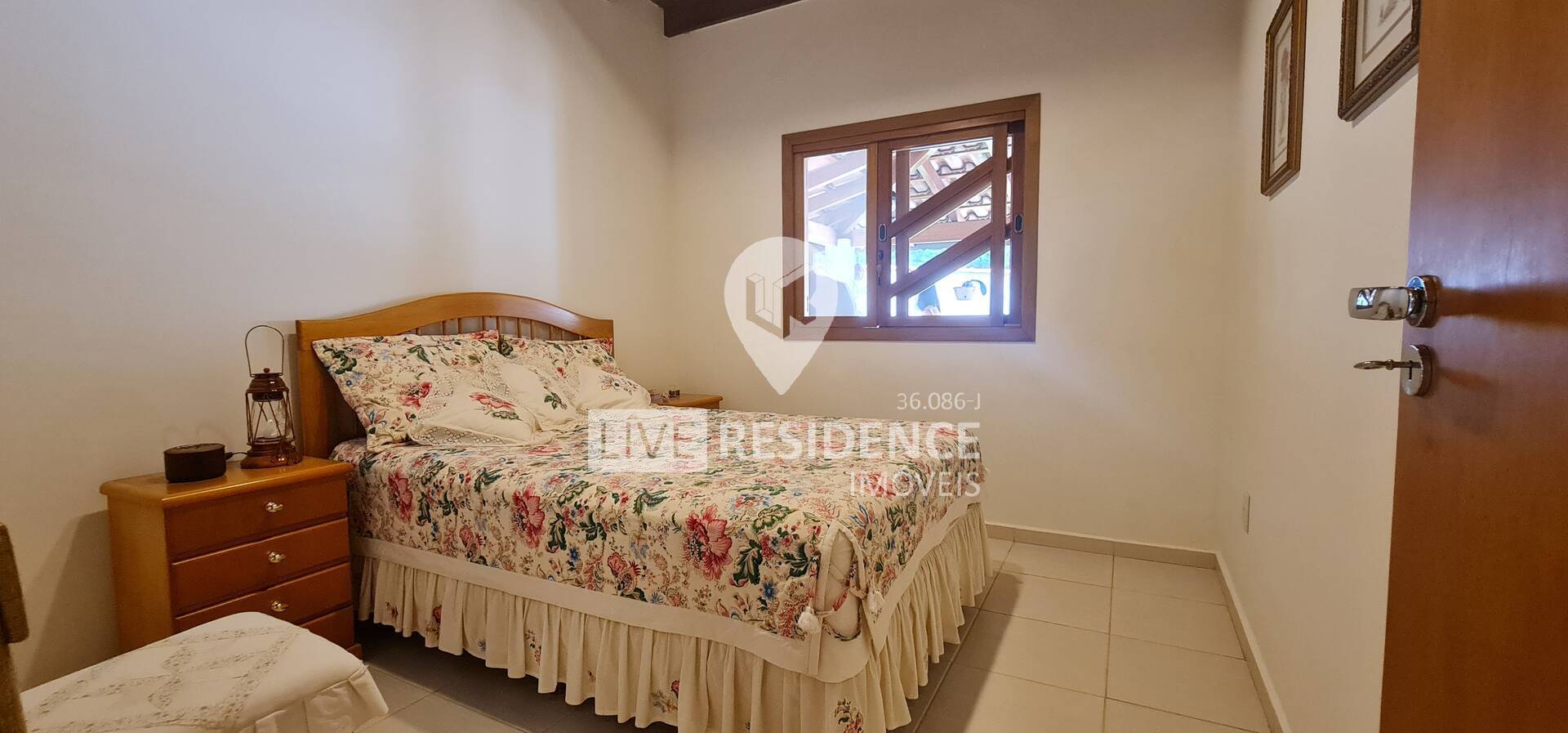 Casa à venda com 3 quartos, 214m² - Foto 9
