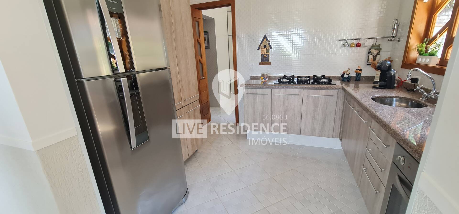 Casa à venda com 3 quartos, 214m² - Foto 12