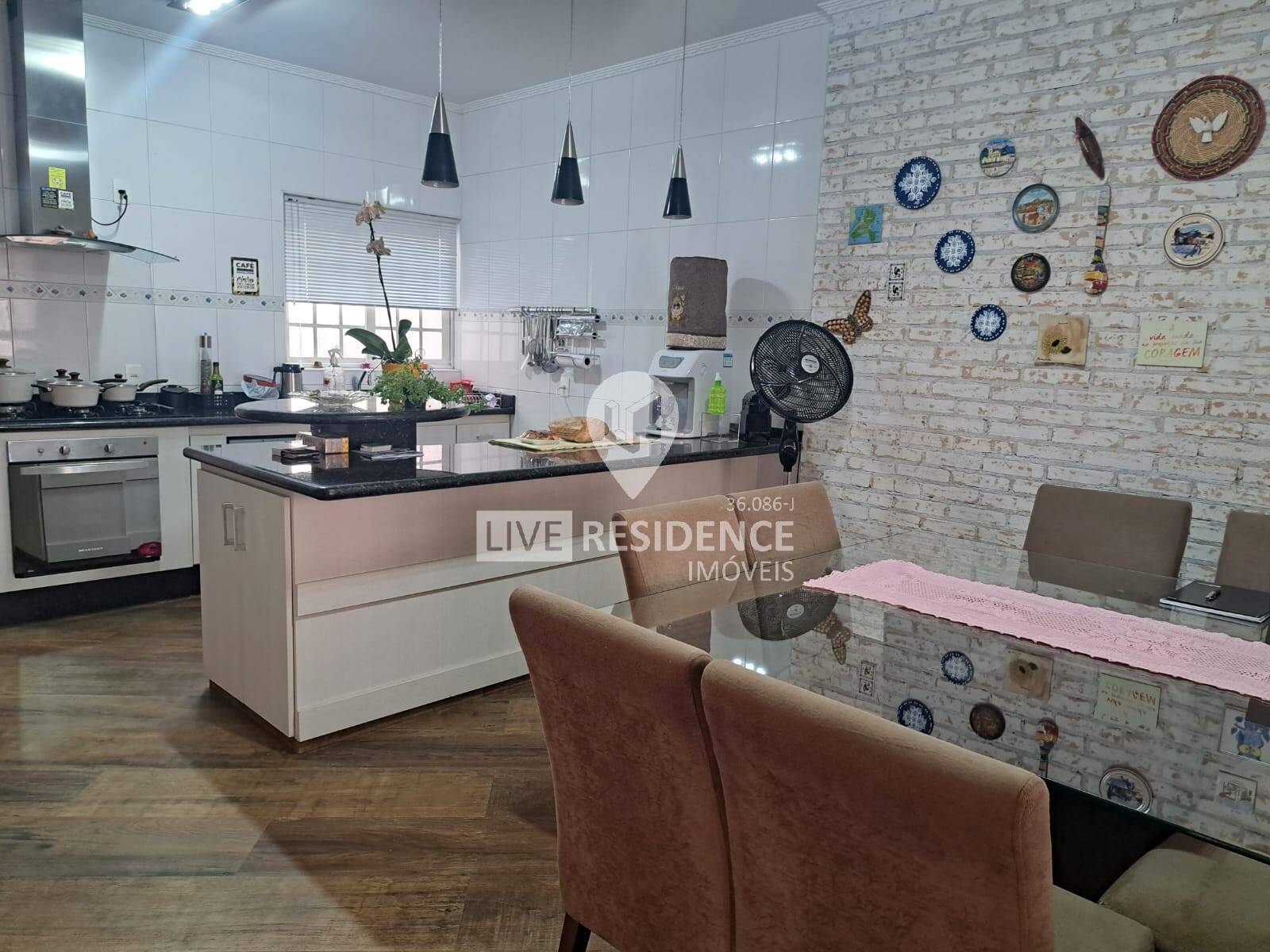 Linda Casa Térrea a venda em excelente localização