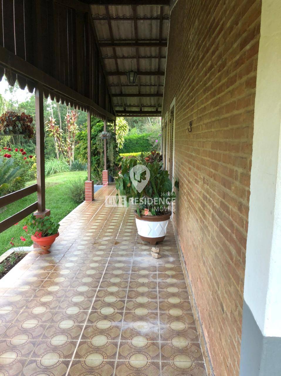 Casa à venda com 4 quartos, 350m² - Foto 2