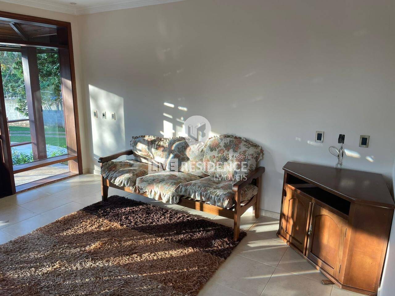 Casa à venda com 8 quartos, 991m² - Foto 2