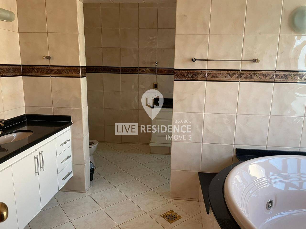 Casa à venda com 8 quartos, 991m² - Foto 3