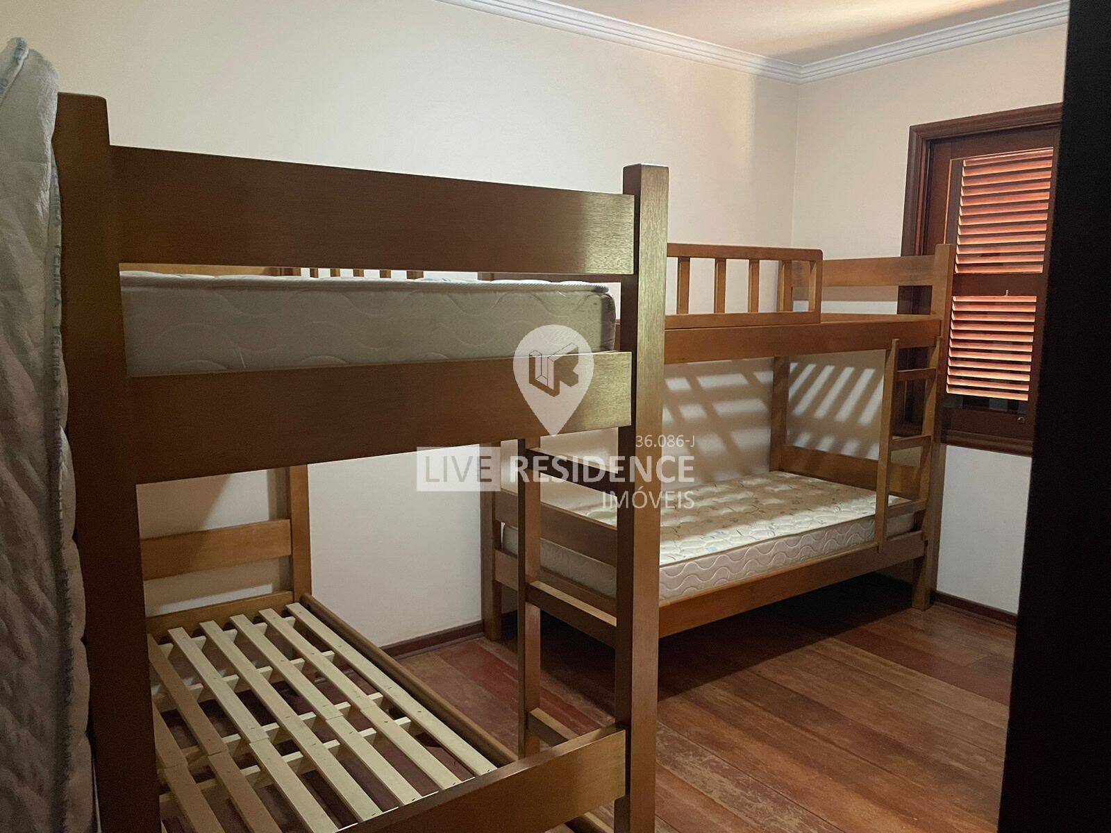 Casa à venda com 8 quartos, 991m² - Foto 8
