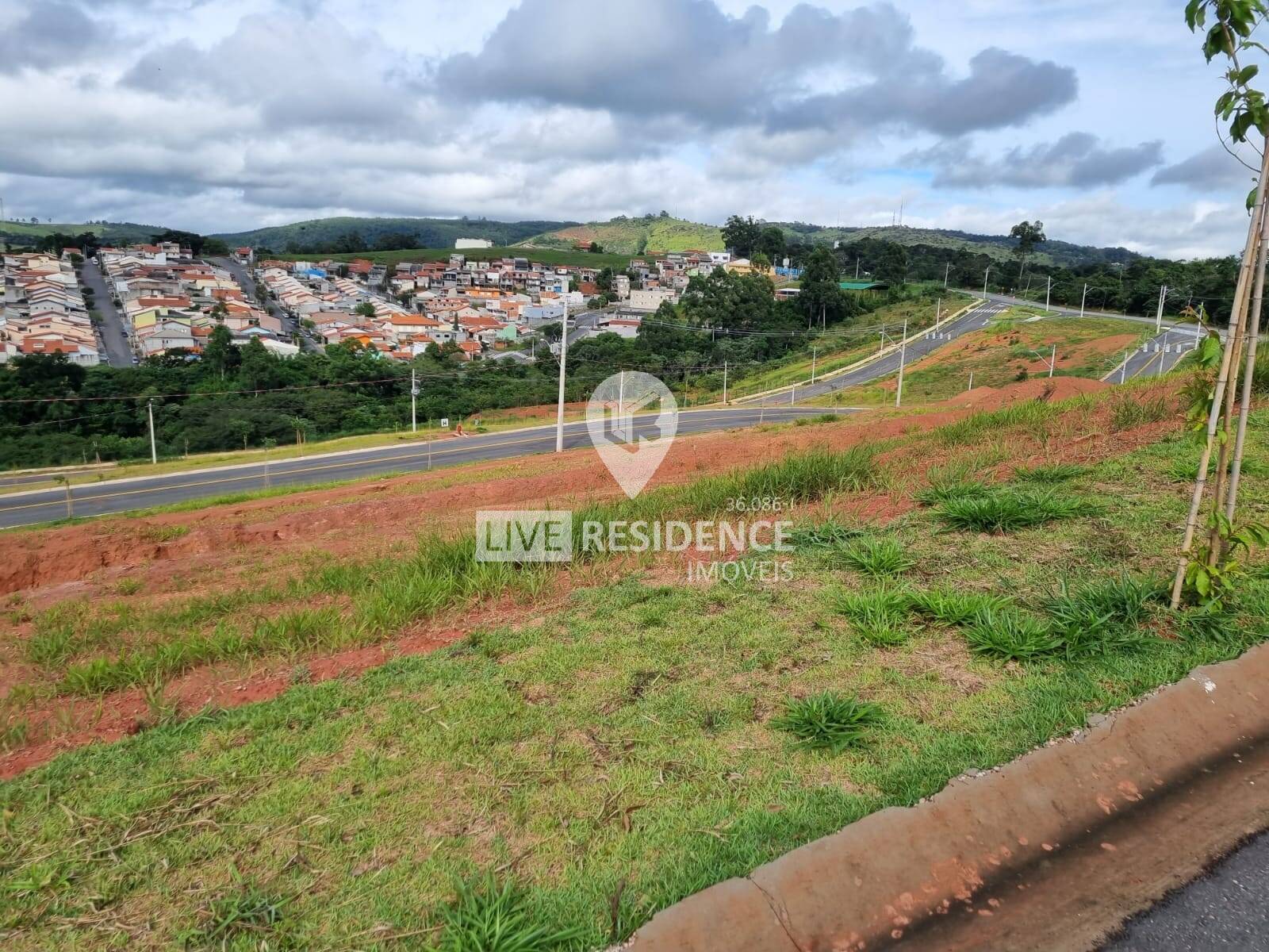 Terreno à venda no Reserva Bellano em Itatiba/SP Live Residence