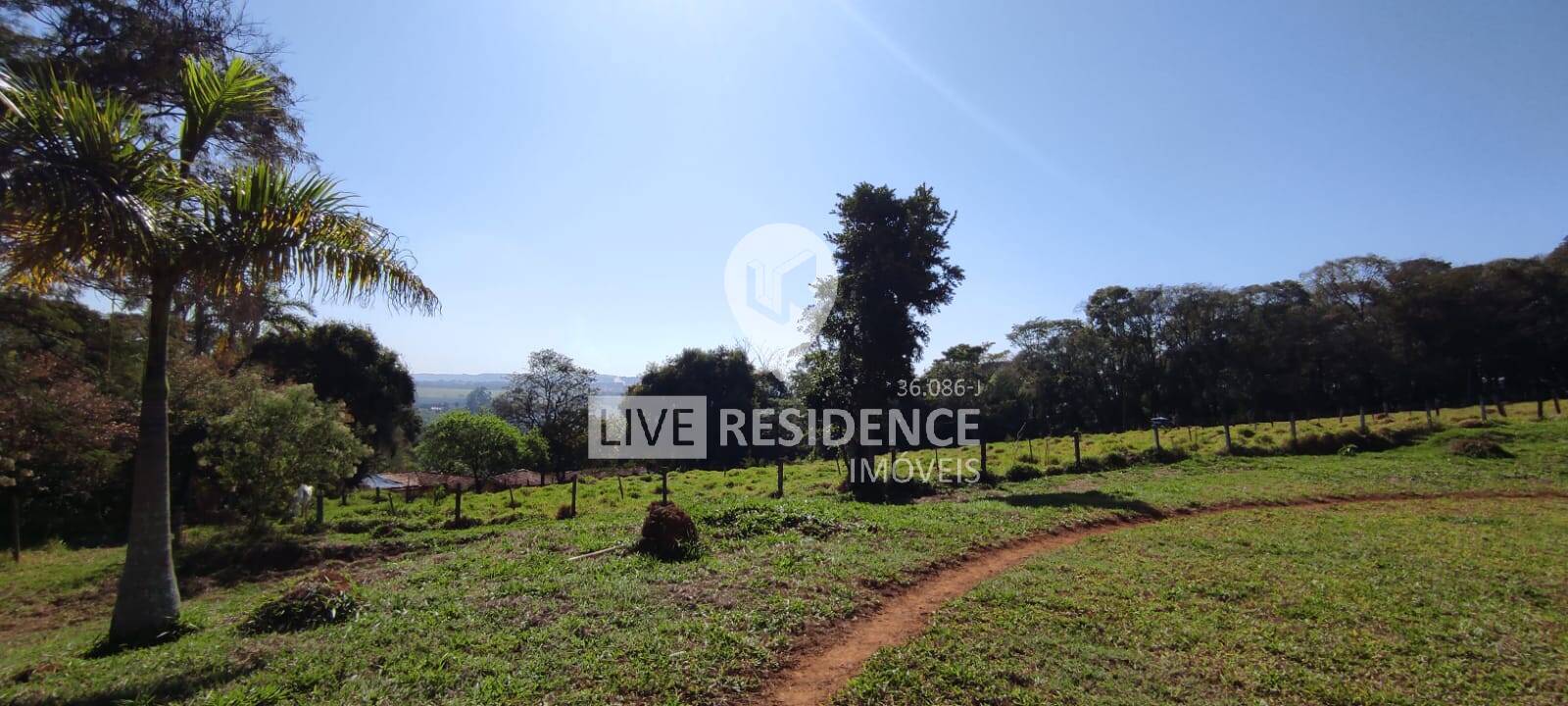 Área com 26.000 m² à 3 km do centro de Itatiba! Live Imóveis