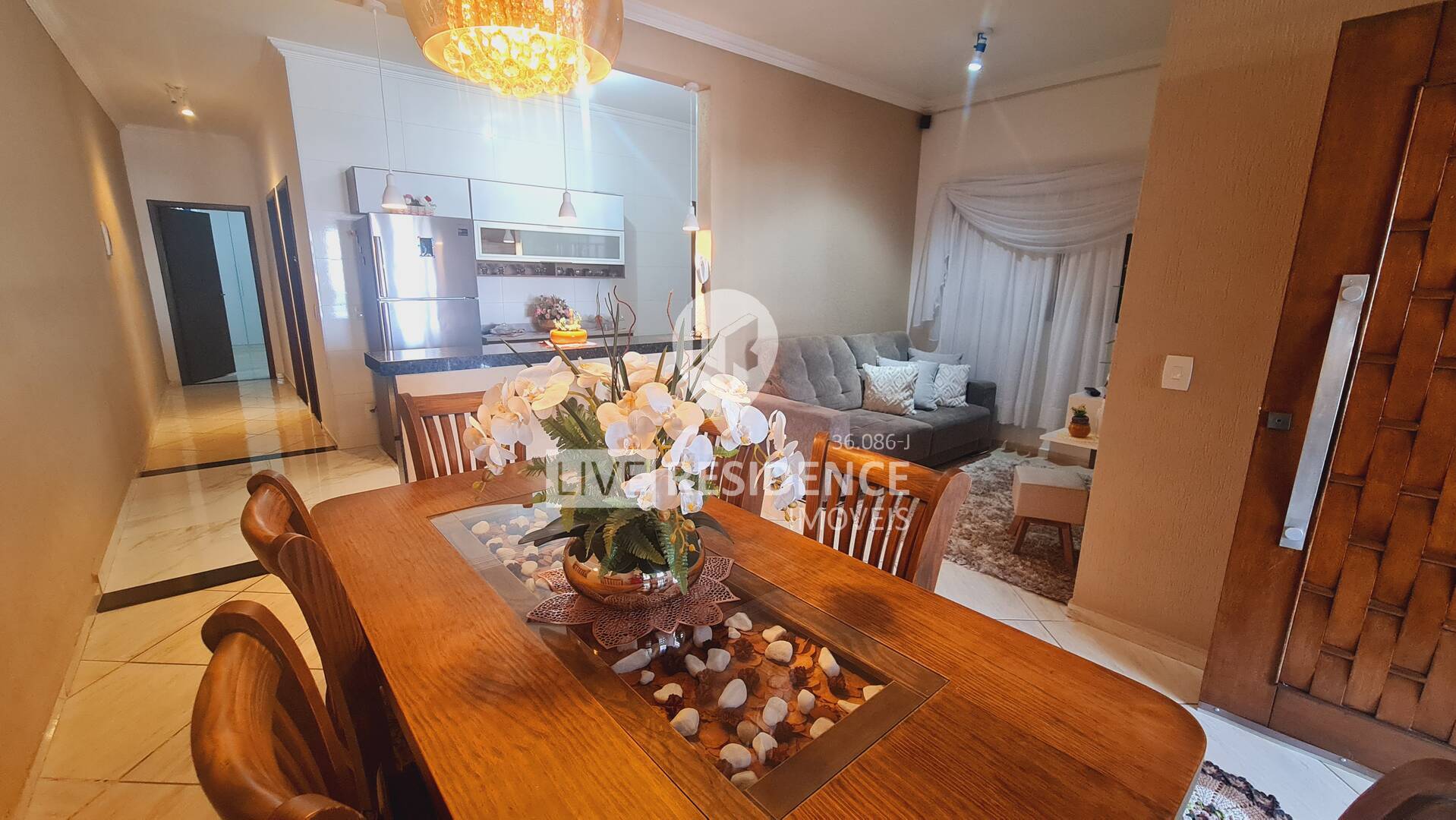 Casa à venda com 2 quartos, 94m² - Foto 1