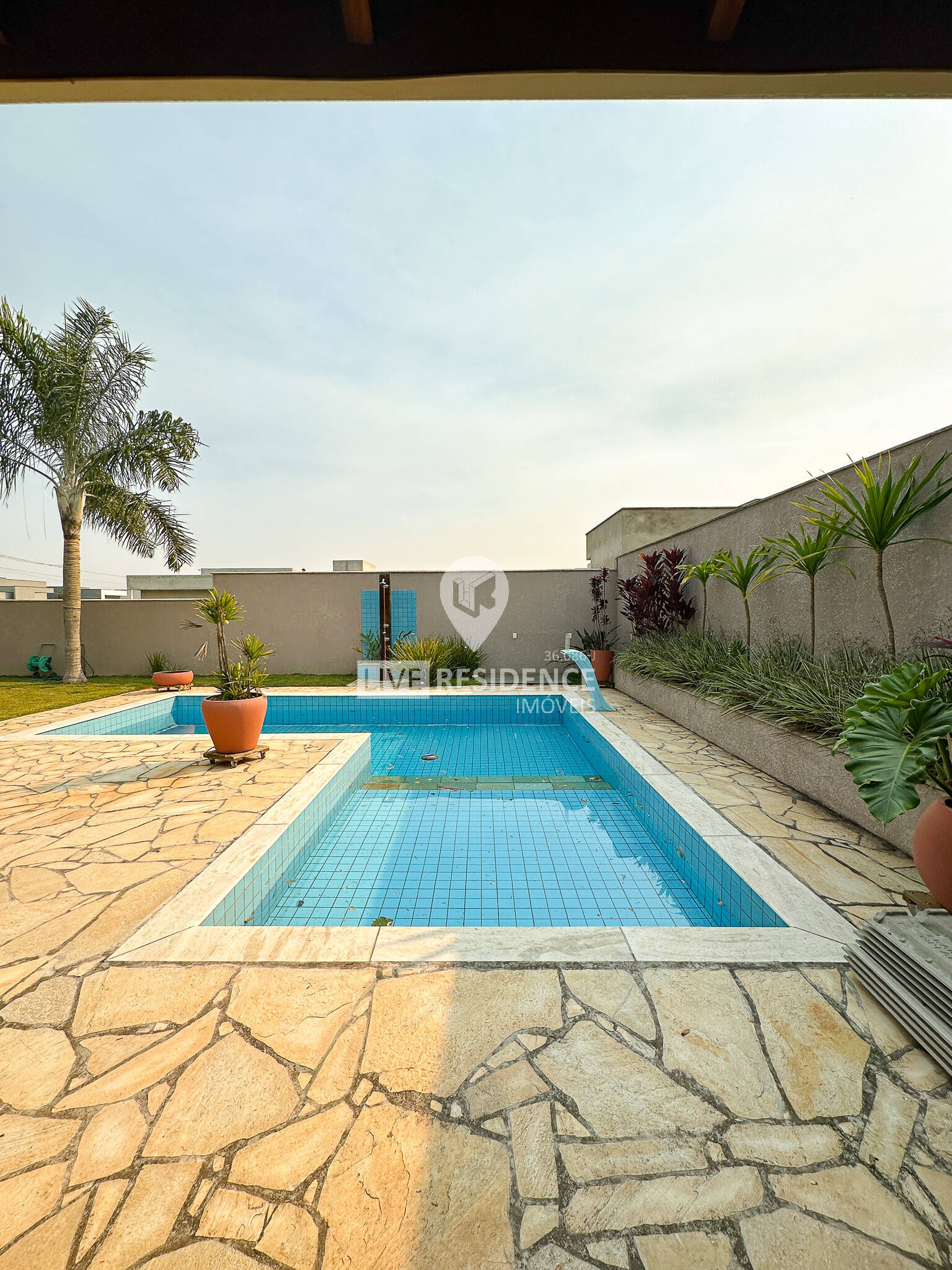 Condomínio Plano: Casa Nova com 5 Suítes e Lazer Live Residence