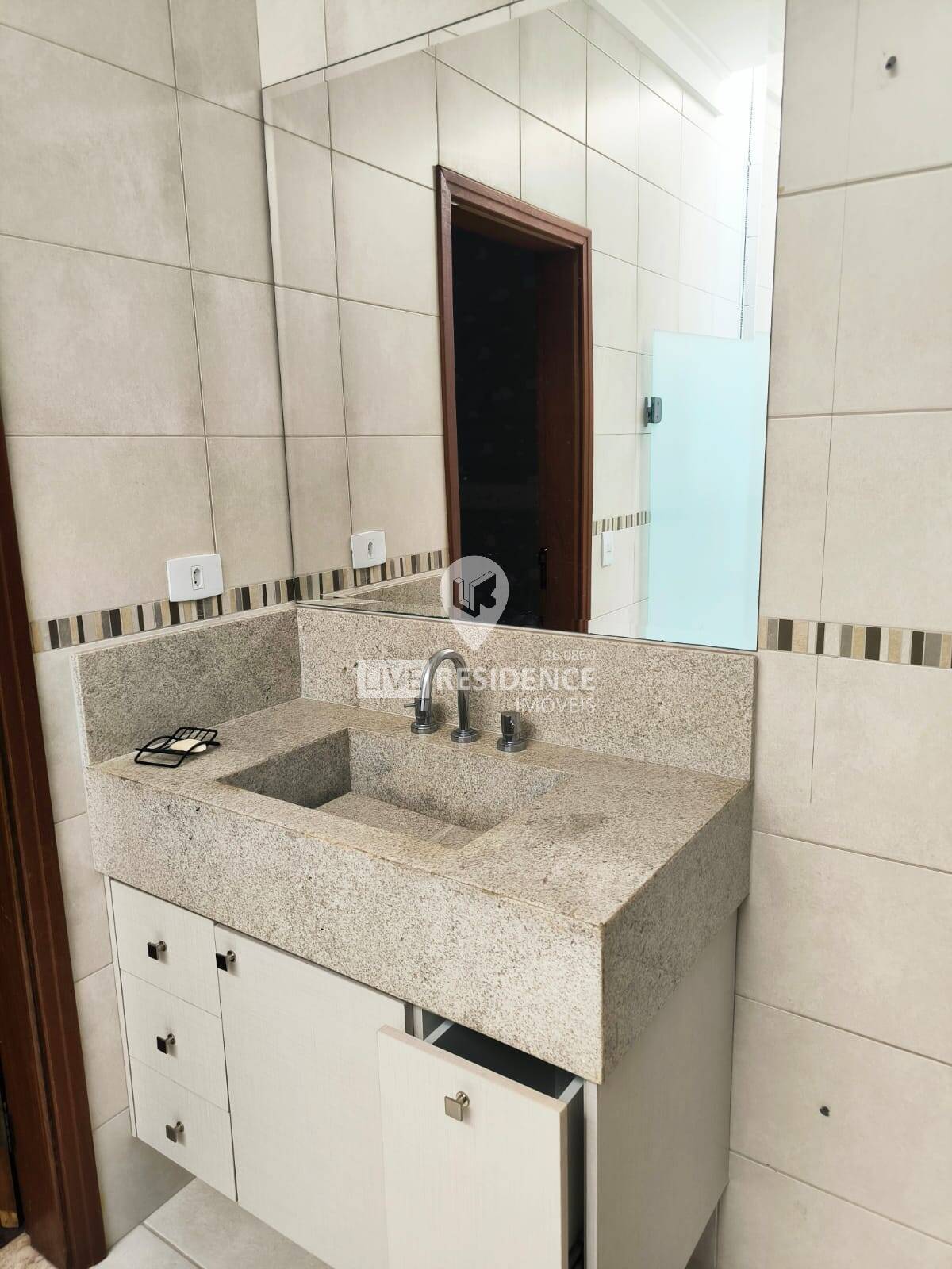 Casa à venda com 4 quartos, 241m² - Foto 38