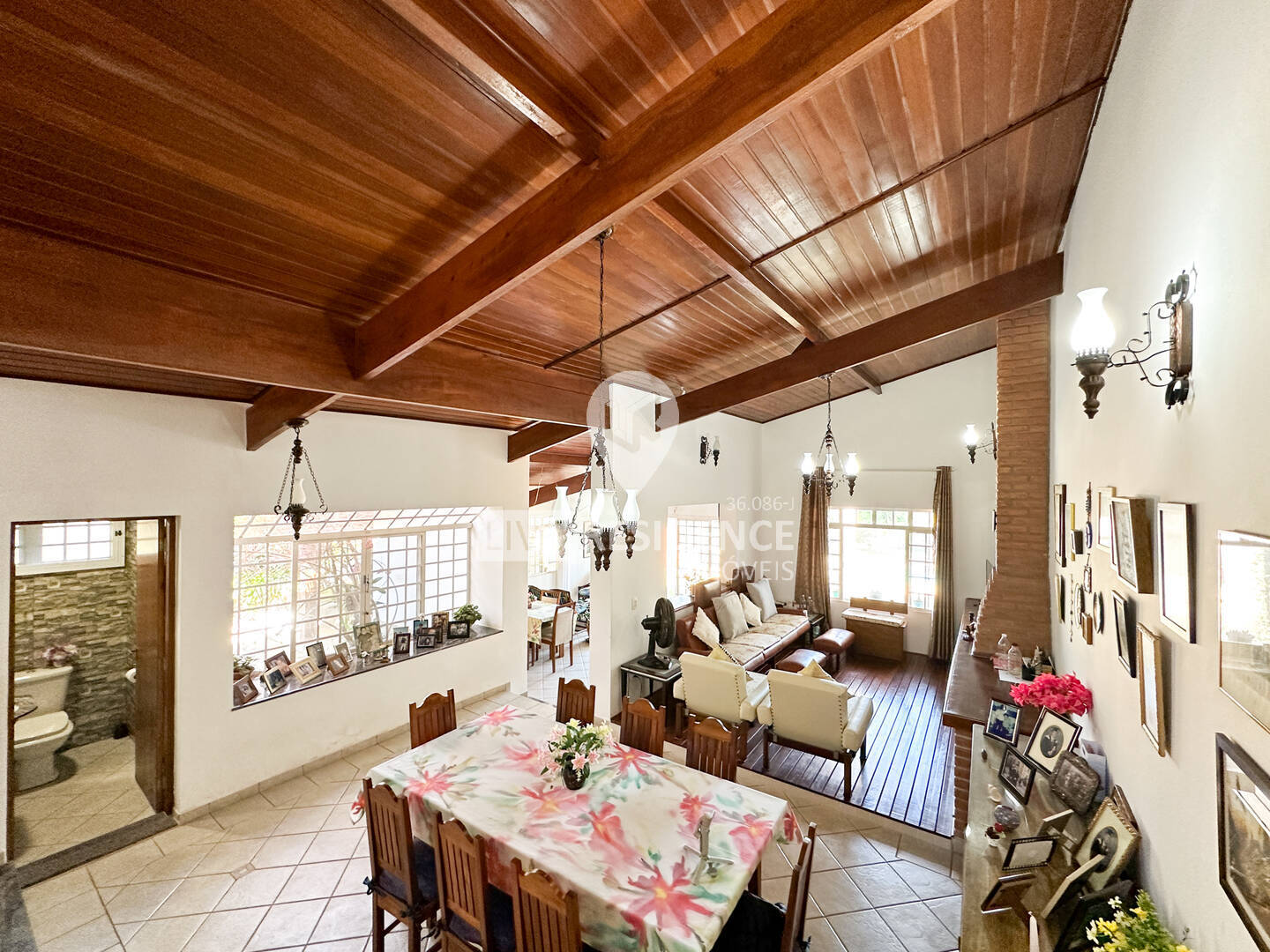 Casa à venda com 3 quartos, 254m² - Foto 11