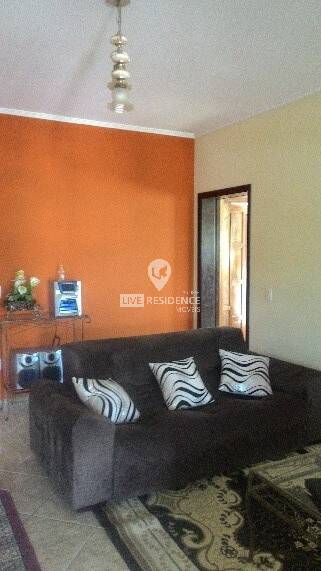 Casa à venda com 3 quartos, 307m² - Foto 2