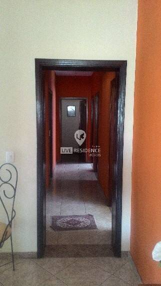 Casa à venda com 3 quartos, 307m² - Foto 4