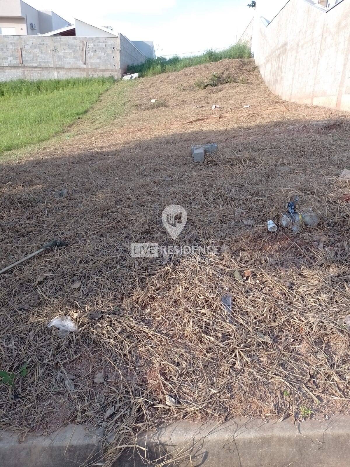 Ótimo lote à venda no Villaggio Fosuzzi por R$ 180.000,00!
