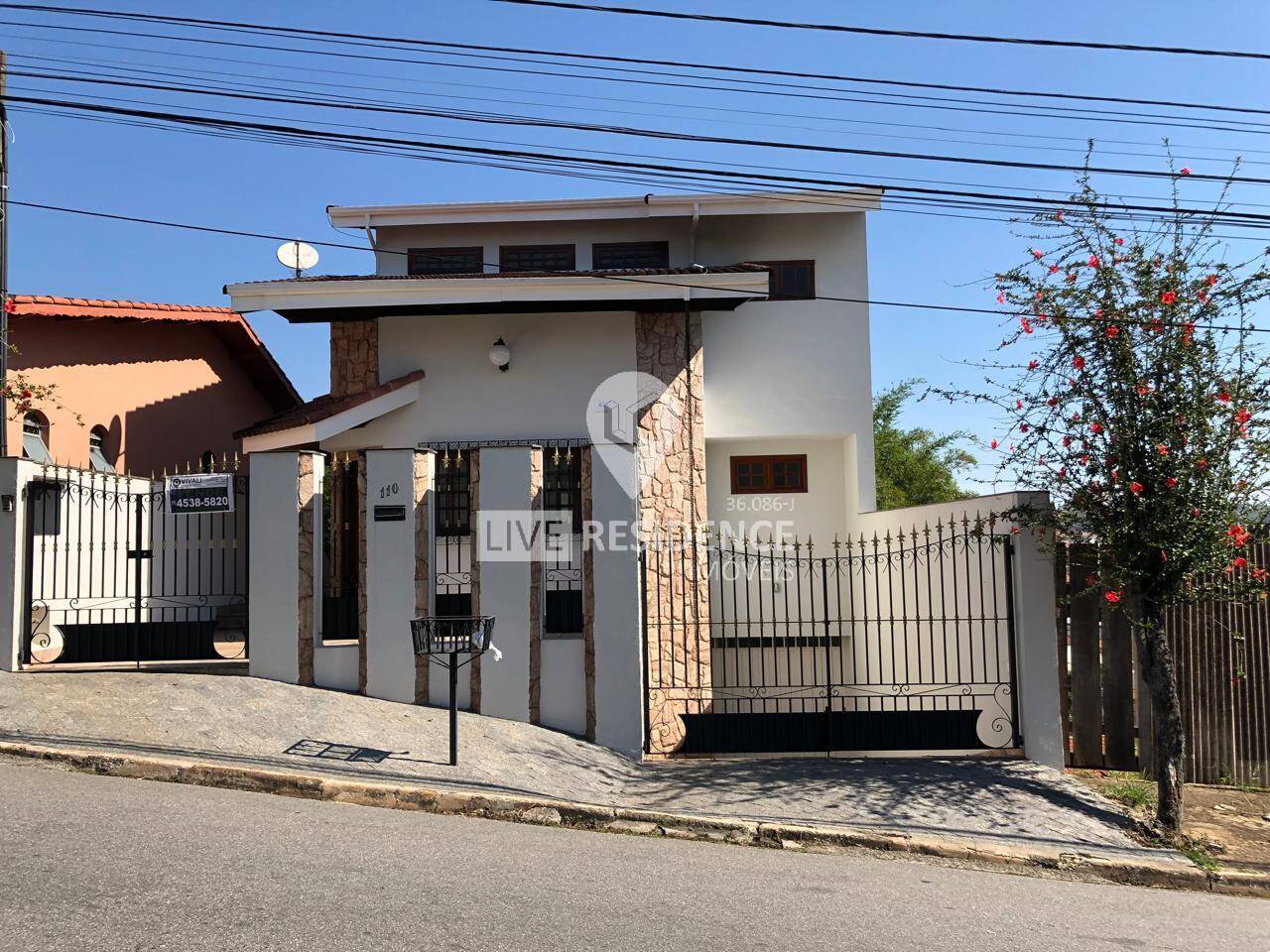 Casa á venda jardim Salessi Itatiba-SP