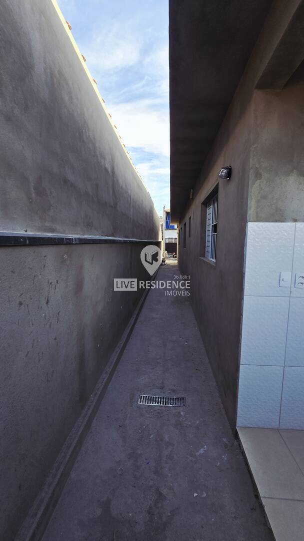 Casa à venda com 2 quartos, 60m² - Foto 3