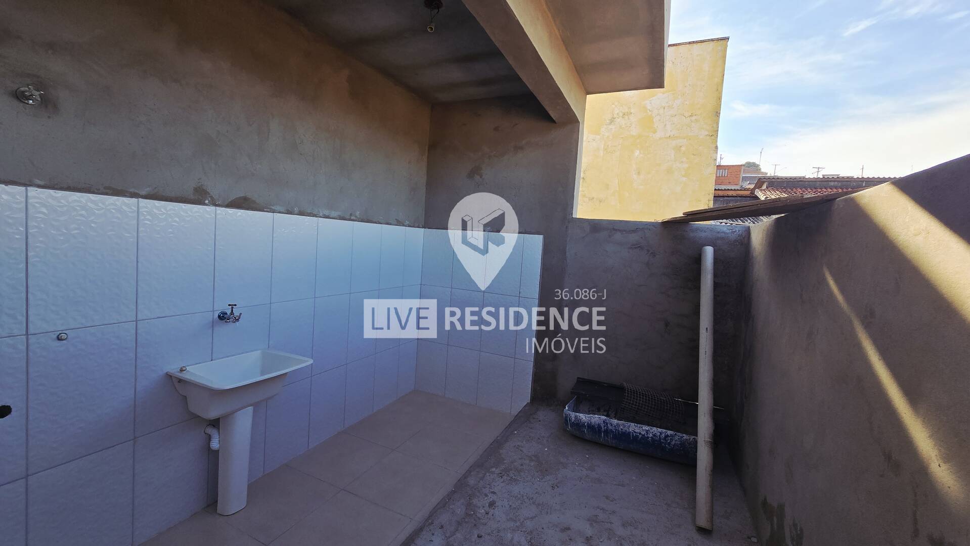 Casa à venda com 2 quartos, 60m² - Foto 2