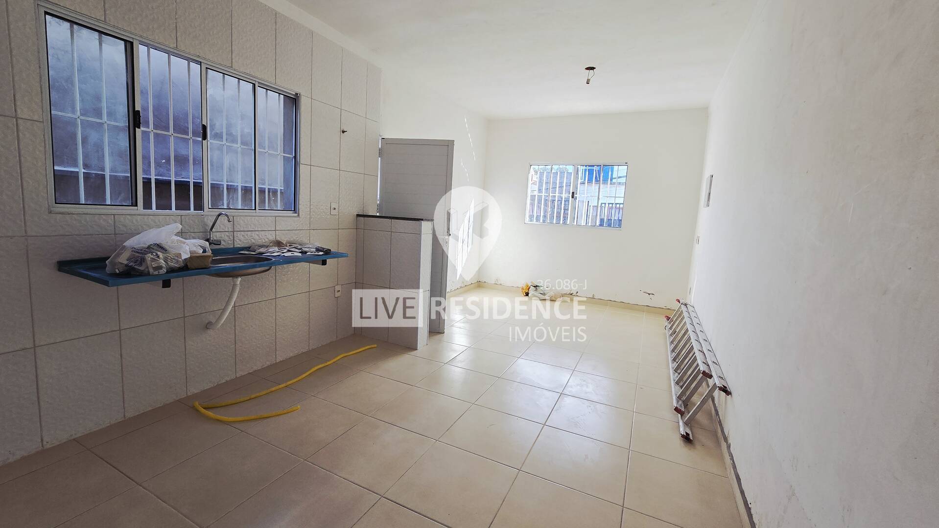 Casa à venda com 2 quartos, 60m² - Foto 5