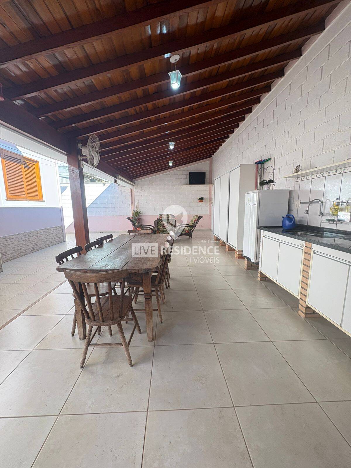 Casa à venda com 3 quartos, 163m² - Foto 2