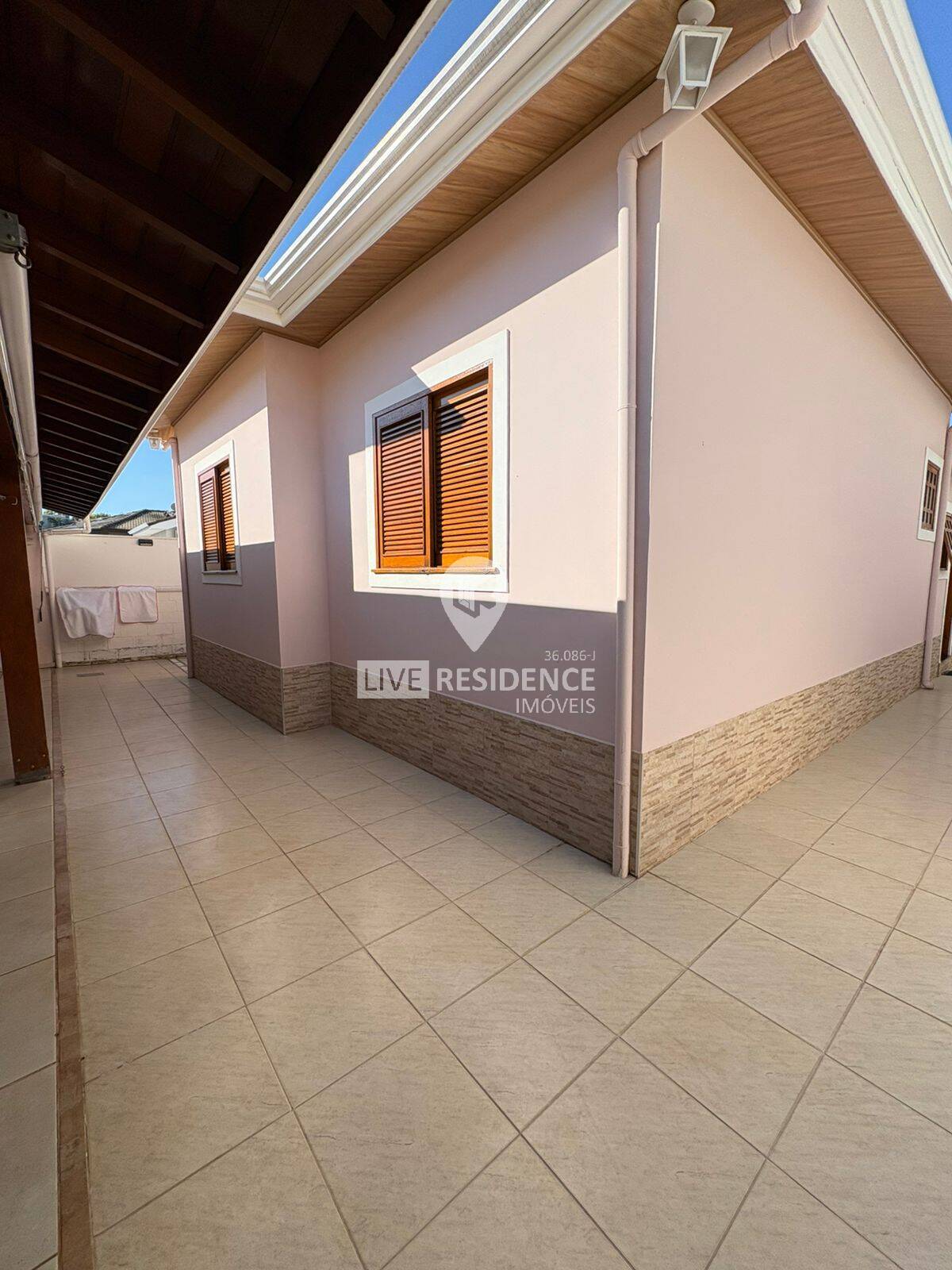 Casa à venda com 3 quartos, 163m² - Foto 3