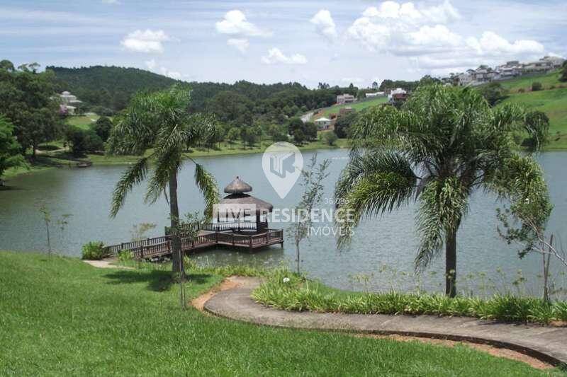 Casa à venda com 3 quartos, 335m² - Foto 2
