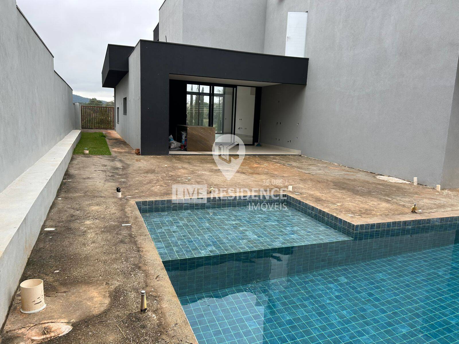Casa à venda com 3 quartos, 335m² - Foto 9