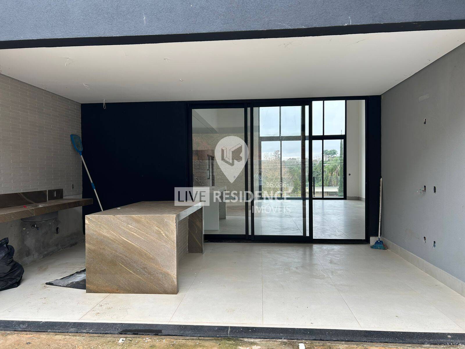 Casa à venda com 3 quartos, 335m² - Foto 11