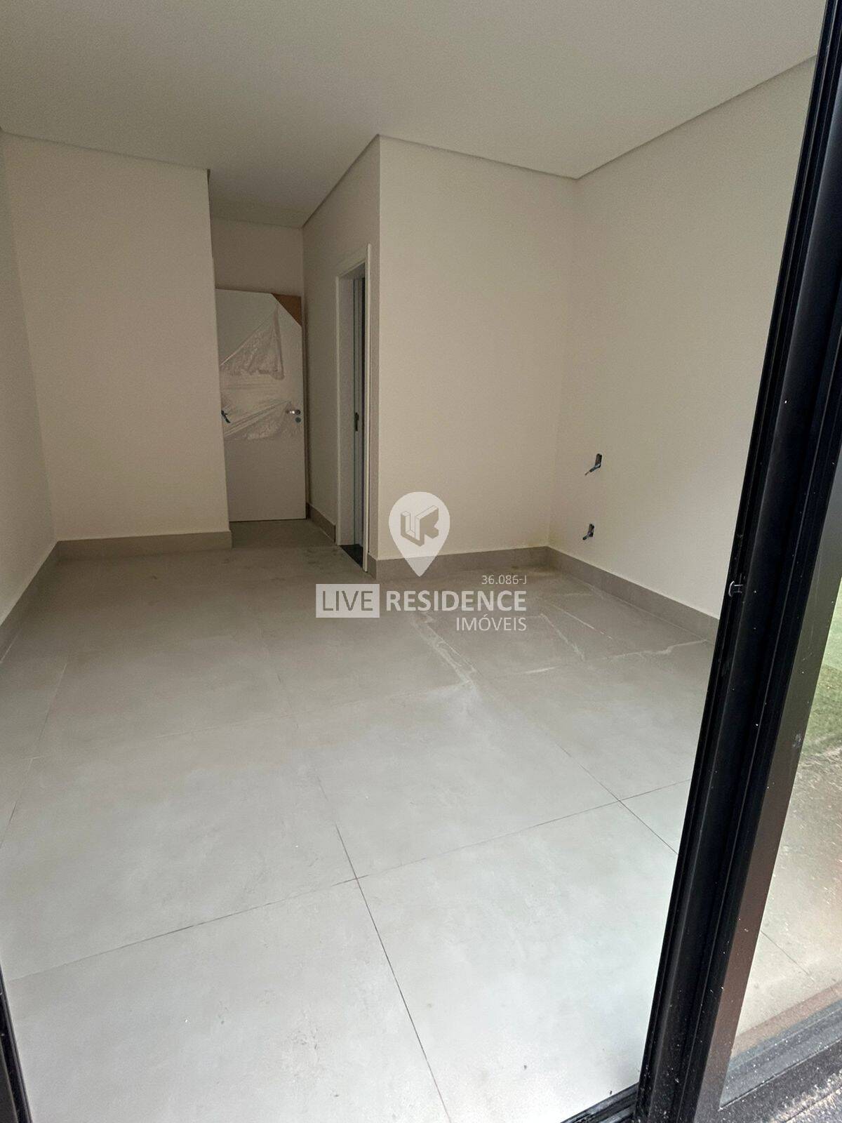 Casa à venda com 3 quartos, 335m² - Foto 22