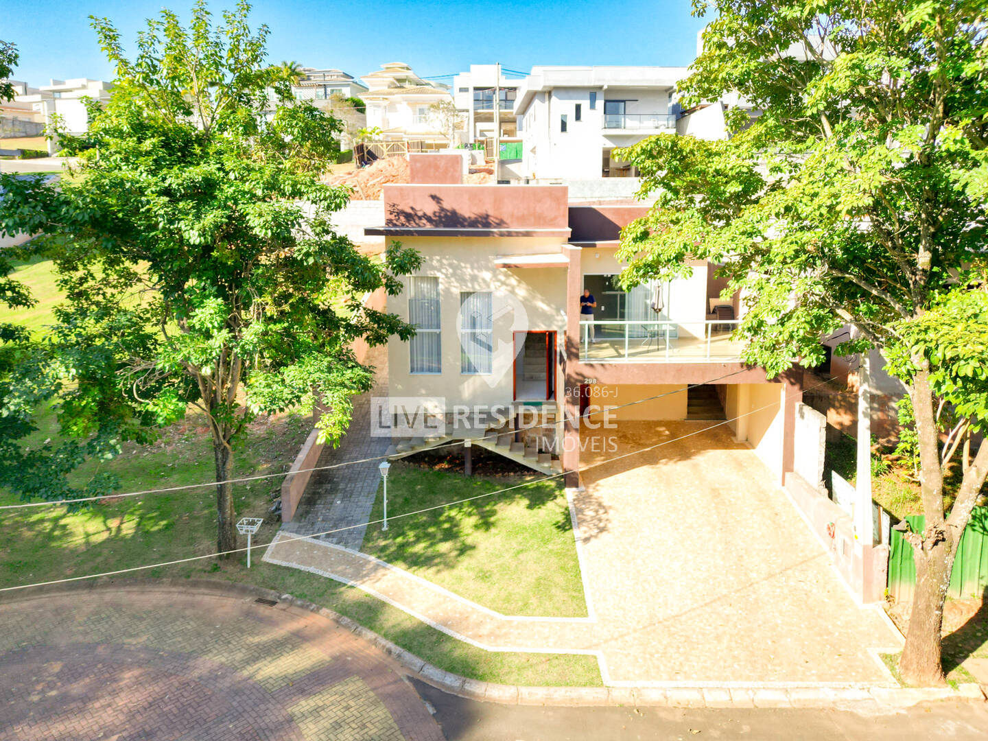 Casa à venda com 4 quartos, 200m² - Foto 2