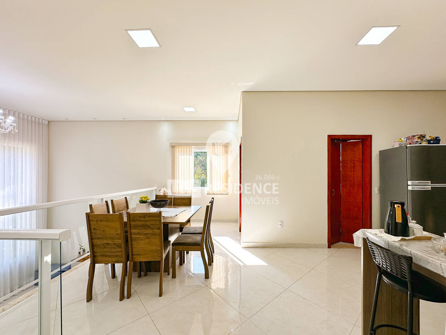 Casa à venda com 4 quartos, 200m² - Foto 9