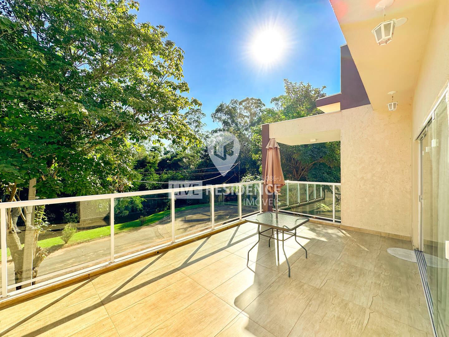 Casa à venda com 4 quartos, 200m² - Foto 3
