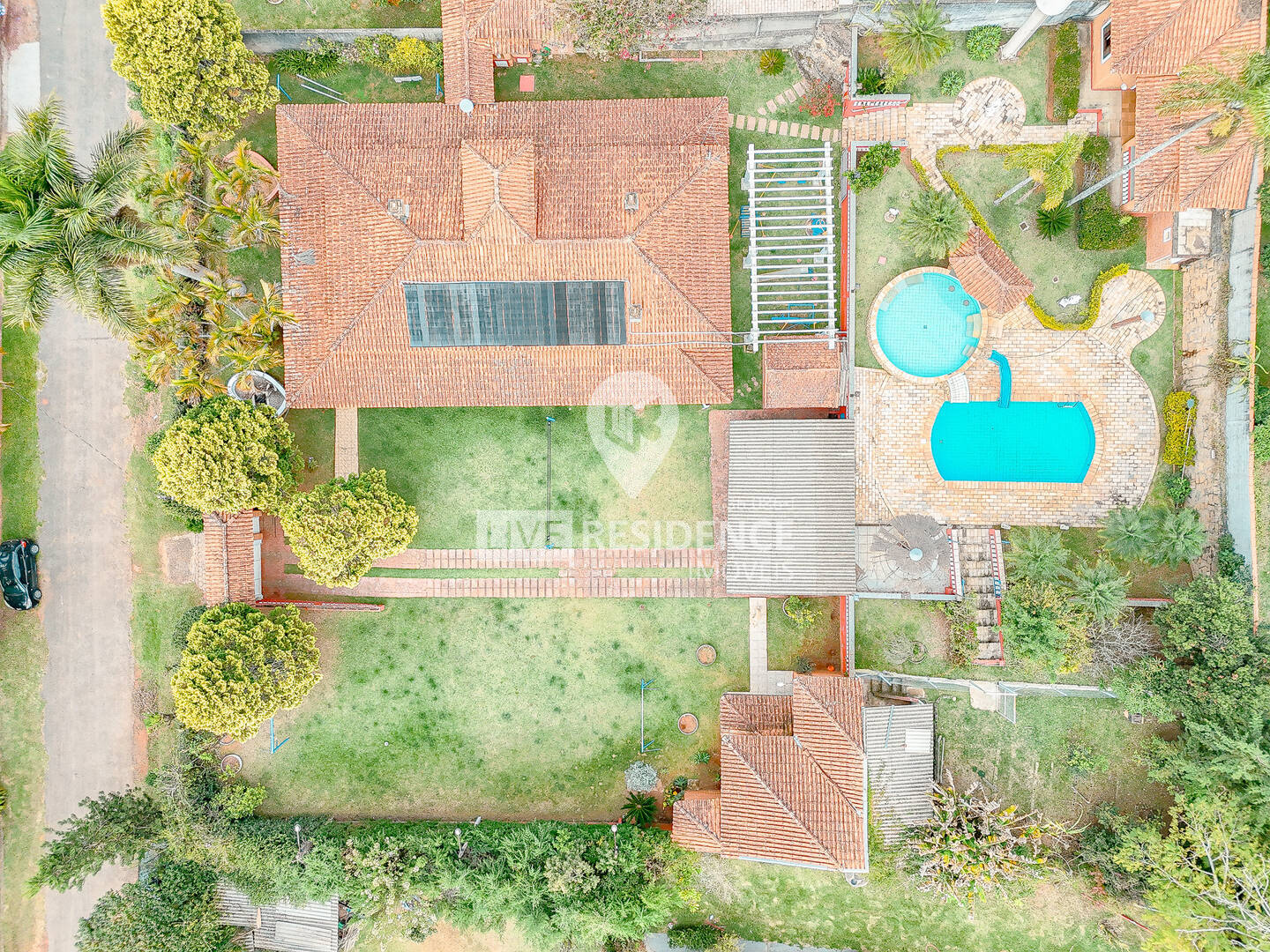 Casa à venda com 5 quartos, 426m² - Foto 3
