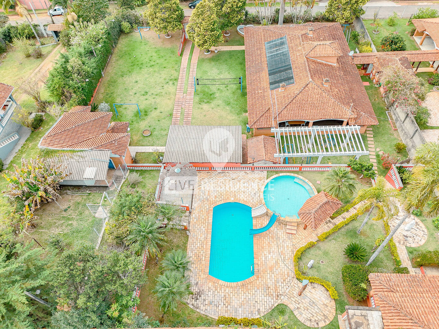 Casa à venda com 5 quartos, 426m² - Foto 5