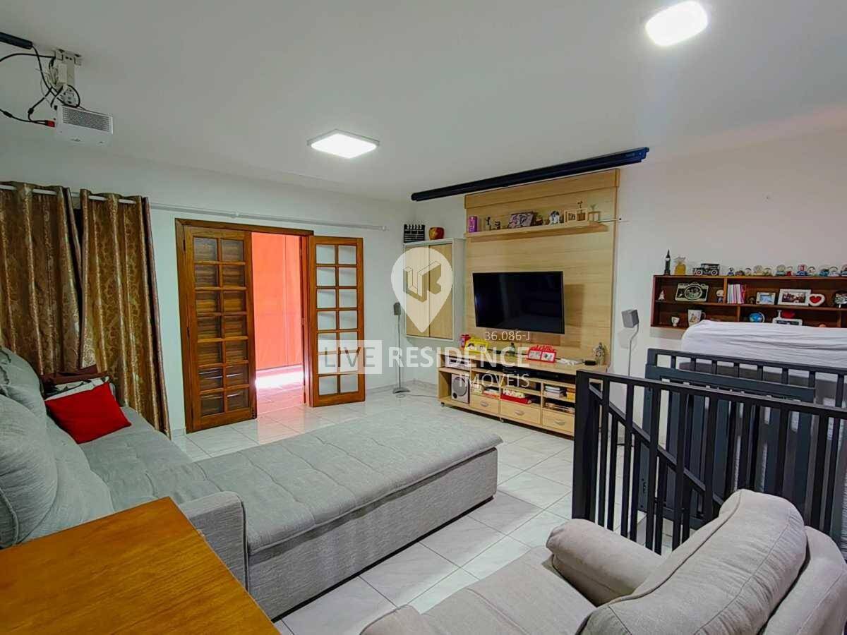 Casa à venda com 3 quartos, 120m² - Foto 1