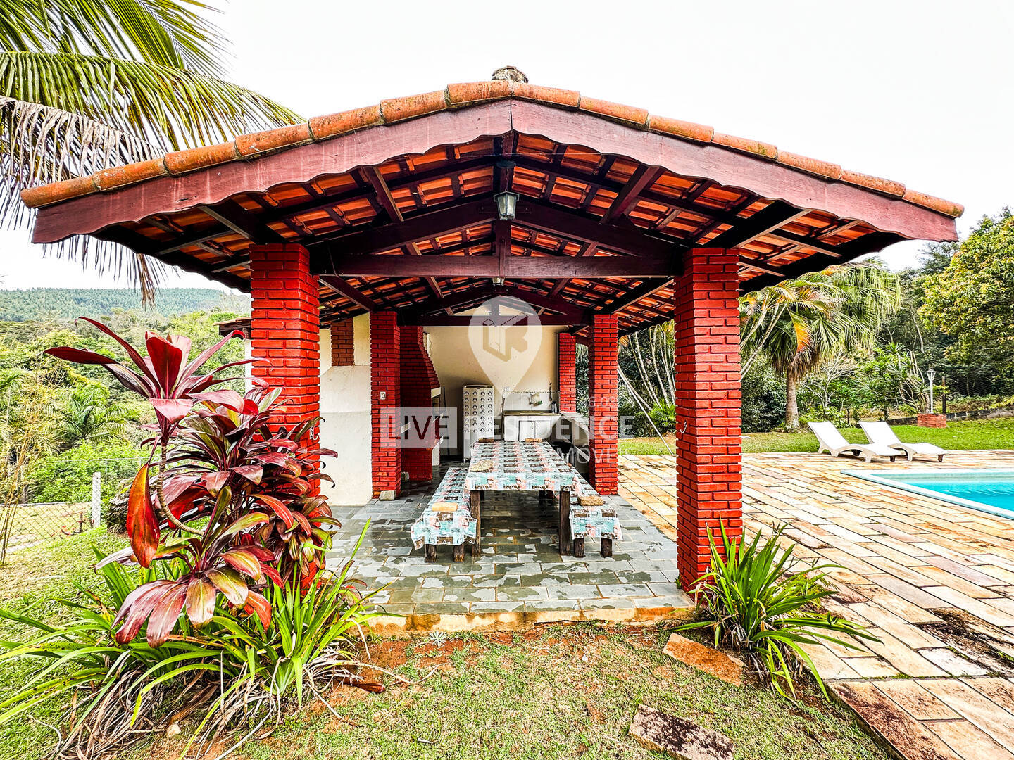 Casa à venda com 3 quartos, 232m² - Foto 4
