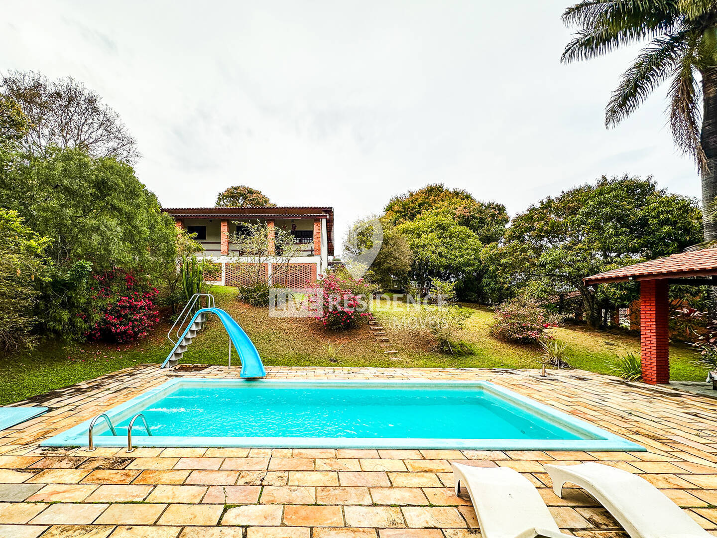 Casa à venda com 3 quartos, 232m² - Foto 10