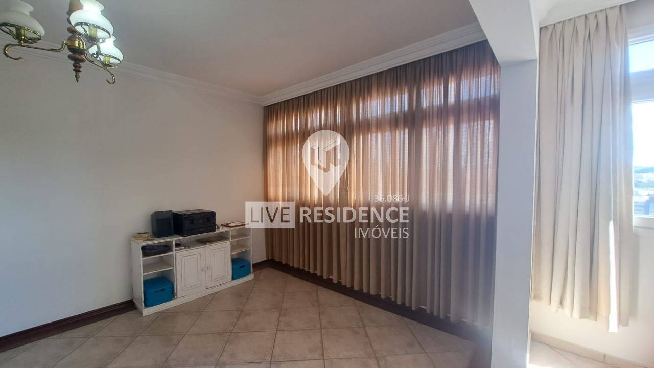 Apartamento à venda com 3 quartos, 117m² - Foto 4