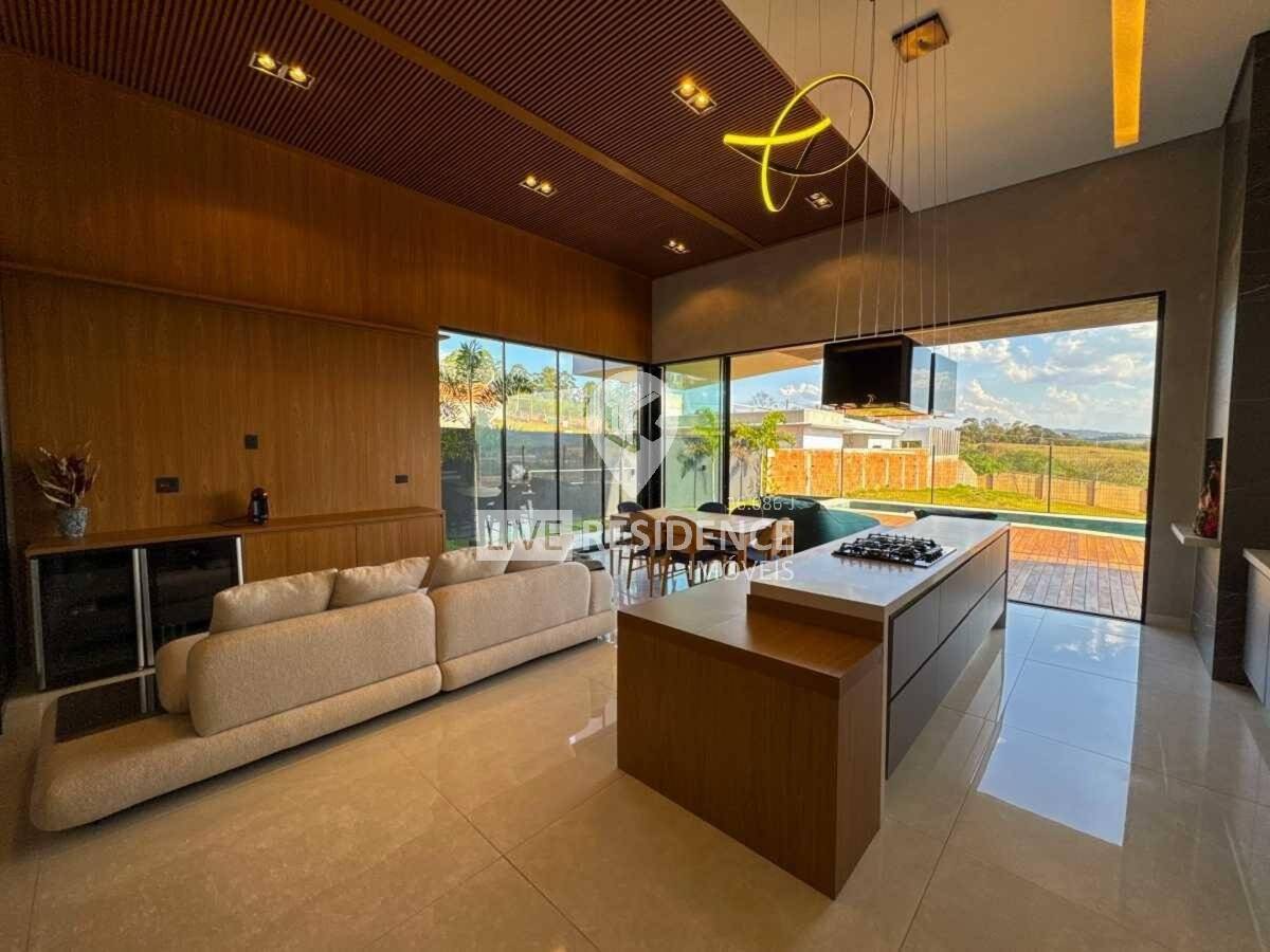 Casa à venda com 3 quartos, 272m² - Foto 2