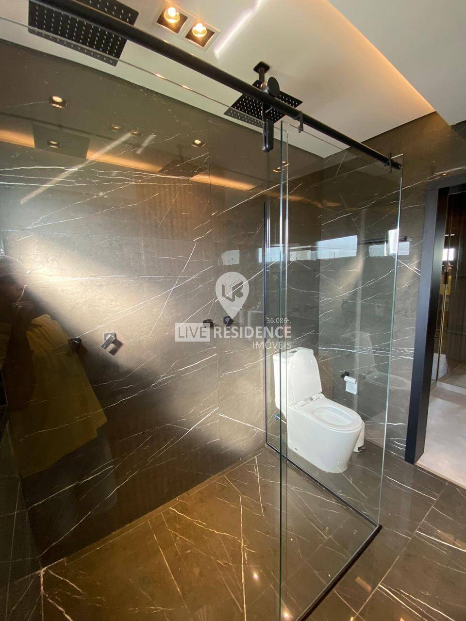 Casa à venda com 3 quartos, 272m² - Foto 4