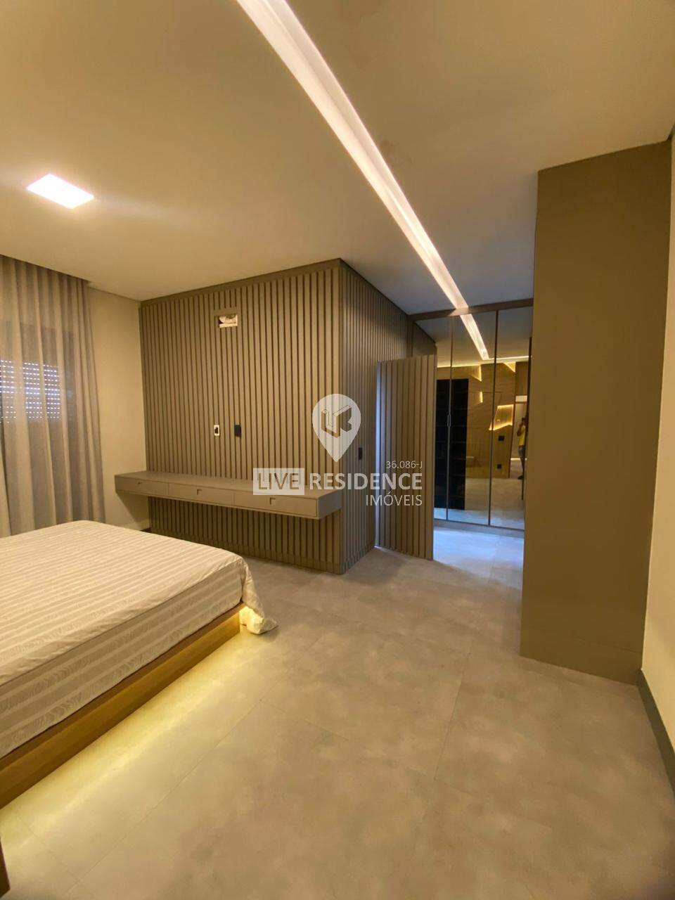 Casa à venda com 3 quartos, 272m² - Foto 14