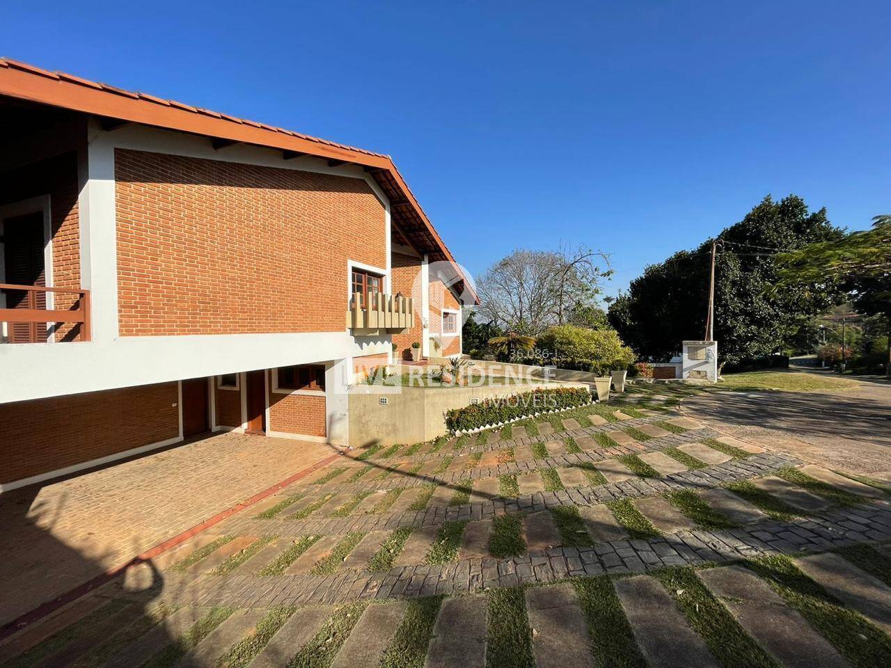 Casa à venda com 4 quartos, 455m² - Foto 1
