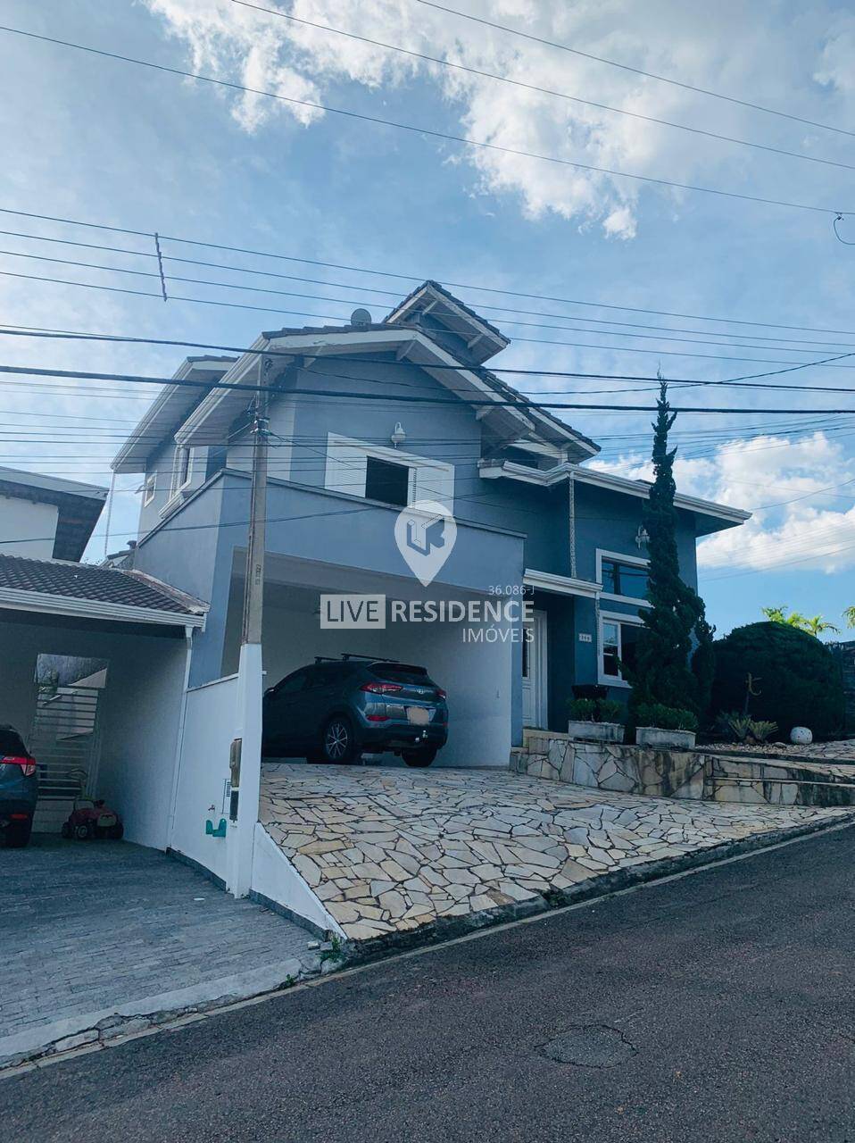 Casa à venda com 3 quartos, 260m² - Foto 1