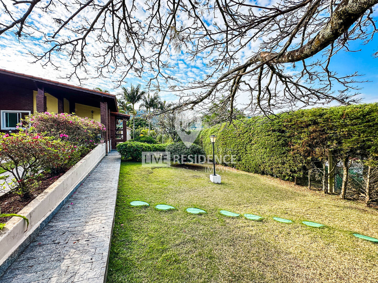 Casa à venda com 3 quartos, 274m² - Foto 9
