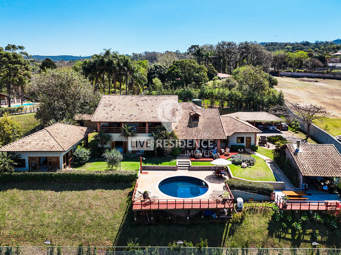 Casa à venda com 5 quartos, 684m² - Foto 1