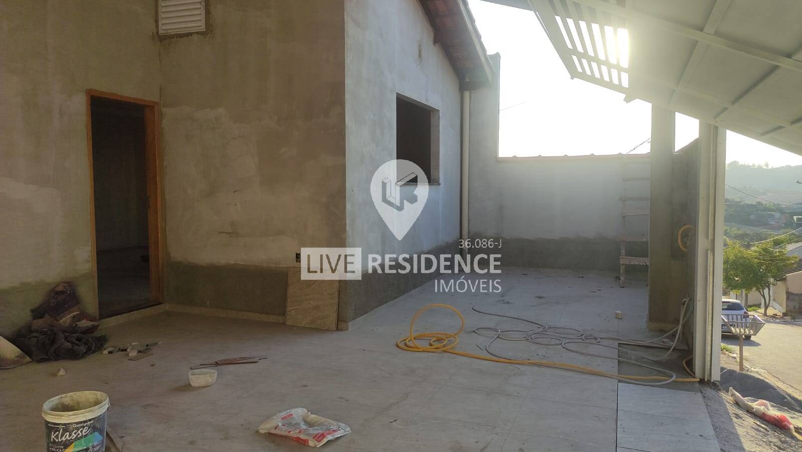 Casa à venda com 3 quartos, 145m² - Foto 1