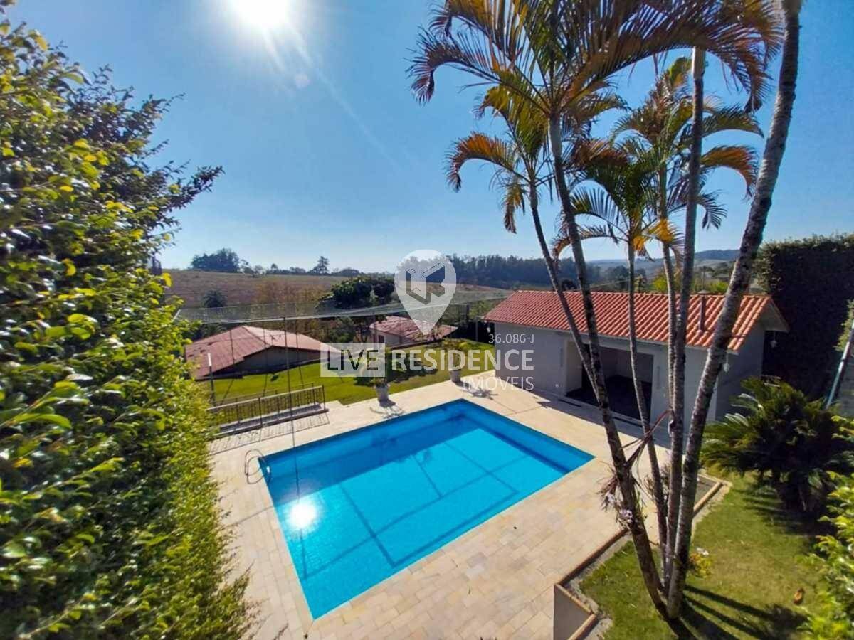 Casa à venda com 4 quartos, 330m² - Foto 1