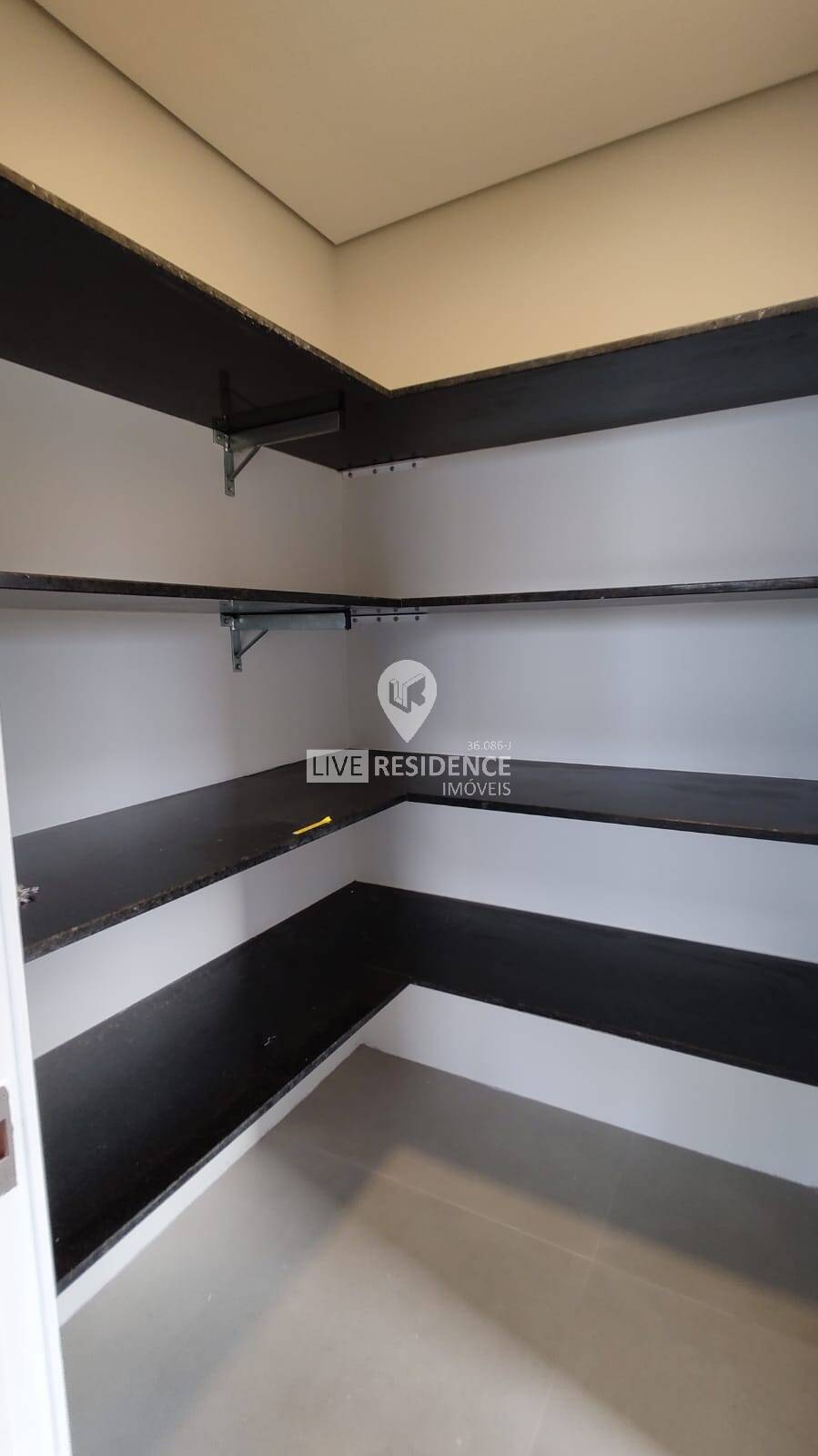 Casa à venda com 3 quartos, 228m² - Foto 5