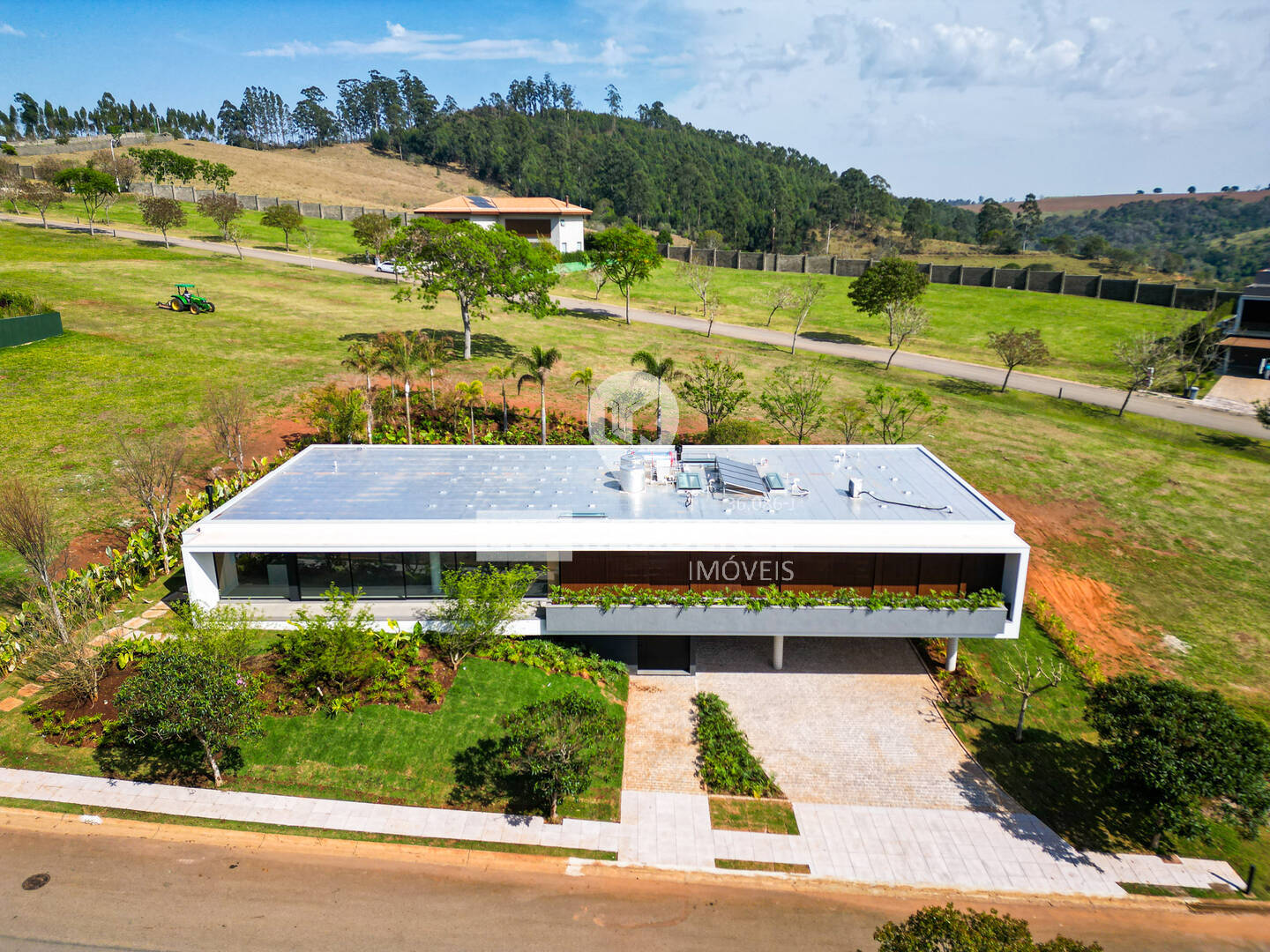 Casa à venda com 4 quartos, 654m² - Foto 1